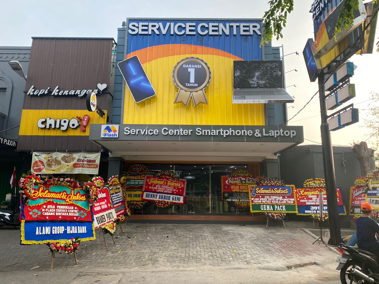 M Flash Store Grand Launching MFlash Bintara - Madinah Group Indonesia